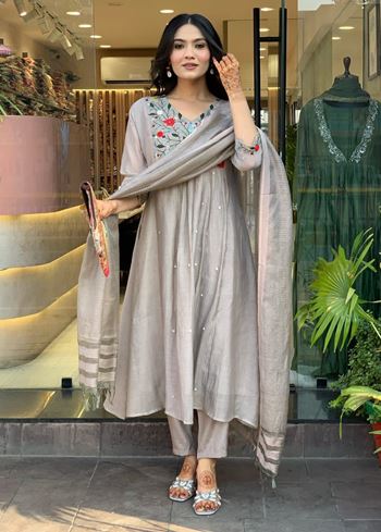 Grey Chinon Viscose Kurta Pant with Heavy Thread Embroidery Work